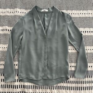Babaton Akira/Power Blouse in Lily Pad